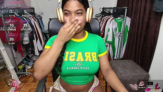 sharlottxl online show from February 18, 7:37 am