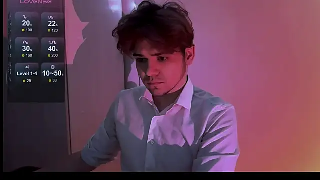 Snapshot of 1RobertTT chatting on September 12, 8:31 pm 1RobertTT online show from September 12, 8:31 pm