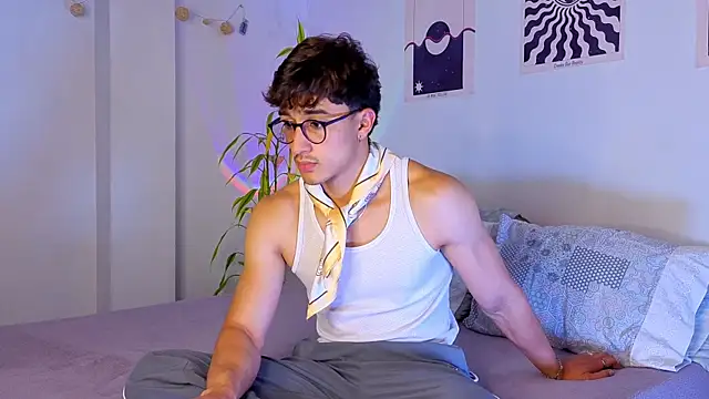 LatinReall online show from September 12, 11:15 pm