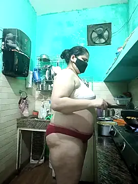 Snapshot of Kaja1919 chatting on October 3, 5:21 pm Kaja1919 online show from October 3, 5:21 pm