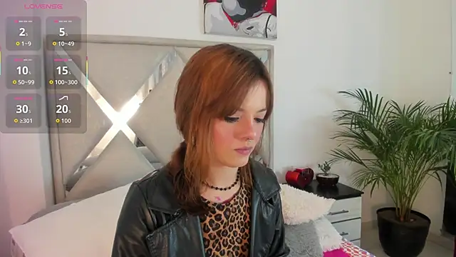 Snapshot of abby_jones2 chatting on February 12, 3:56 am abby jones2 online show from February 12, 3:56 am