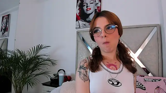 Snapshot of abby_jones2 chatting on February 20, 3:03 am abby jones2 online show from February 20, 3:03 am