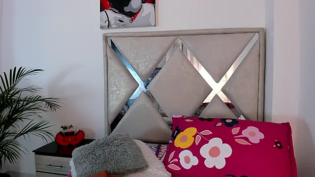 Snapshot of abby_jones2 chatting on February 25, 3:16 am abby jones2 online show from February 25, 3:16 am