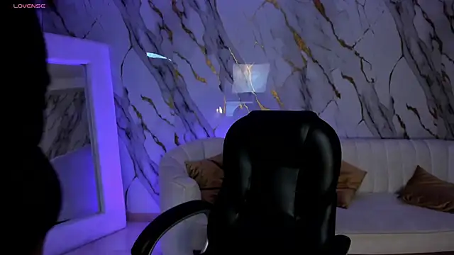 AmbarJames  online show from November 30, 11:47 am