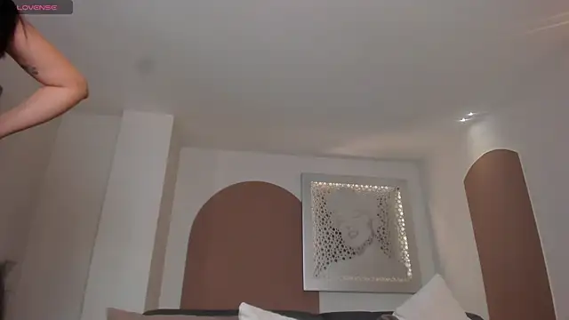 Snapshot of AmbarJames_ chatting on July 24, 11:19 am AmbarJames online show from July 24, 11:19 am