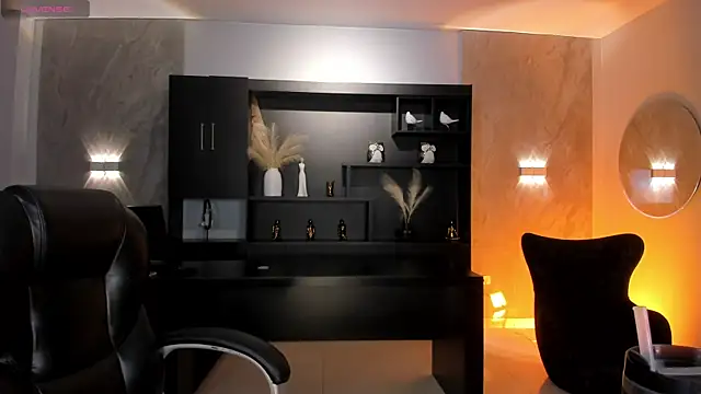 SophieHouston  online show from April 11, 3:55 am