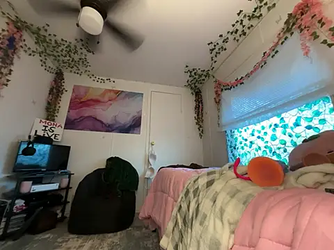 moan4mona online show from April 16, 1:06 am