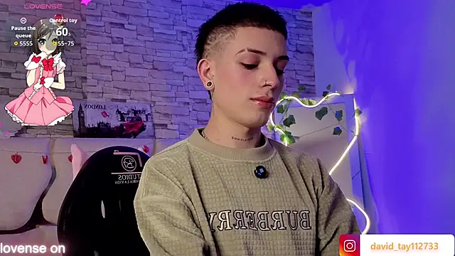 Snapshot of boyfox_tay chatting on February 16, 7:32 pm boyfox tay online show from February 16, 7:32 pm