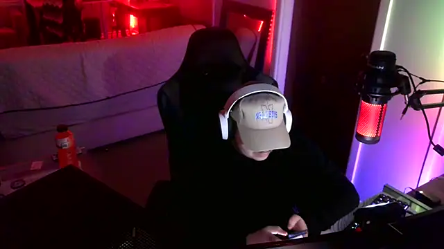 Snapshot of Bigboyballen chatting on February 2, 3:16 am Bigboyballen online show from February 2, 3:16 am