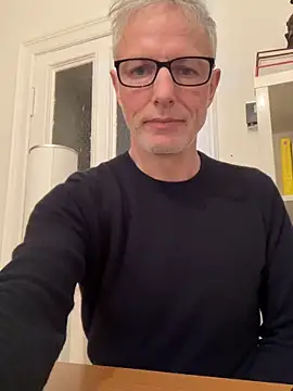 Snapshot of SexyLeon8 chatting on February 7, 4:35 pm SexyLeon8 online show from February 7, 4:35 pm