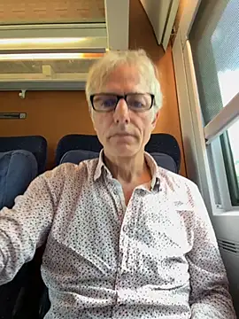 Snapshot of SexyLeon8 chatting on September 23, 9:45 am SexyLeon8 online show from September 23, 9:45 am