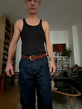 Snapshot of SexyLeon8 chatting on October 27, 7:01 am SexyLeon8 online show from October 27, 7:01 am