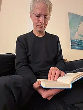 Snapshot of SexyLeon8 chatting on January 17, 6:40 am SexyLeon8 online show from January 17, 6:40 am