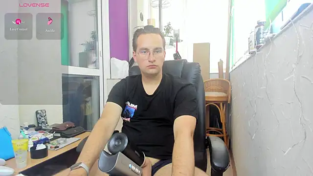 Snapshot of romiosabrino chatting on July 1, 2:40 pm romiosabrino online show from July 1, 2:40 pm