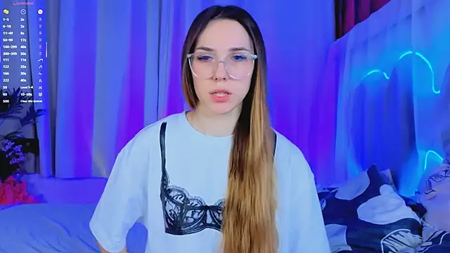 -CindyLou online show from December 3, 5:48 am