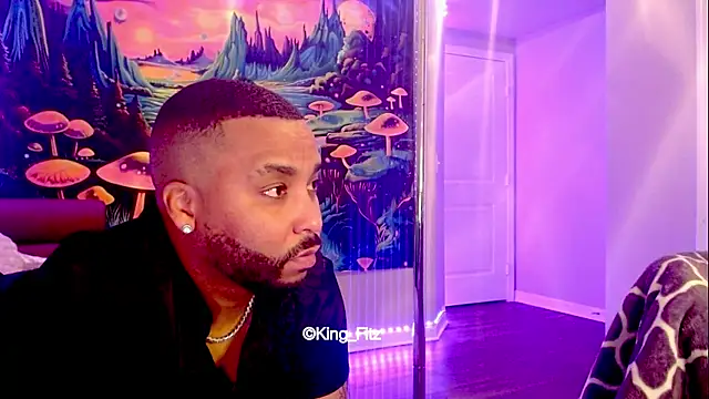 Snapshot of KING_FITZ chatting on April 28, 3:33 am KING FITZ online show from April 28, 3:33 am