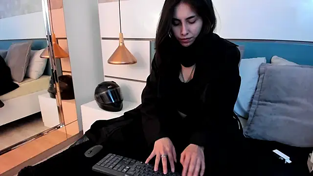 Snapshot of Ashkoreh chatting on June 3, 8:14 pm Ashkoreh online show from June 3, 8:14 pm