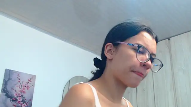 pinky f00x online show from November 22, 8:08 pm