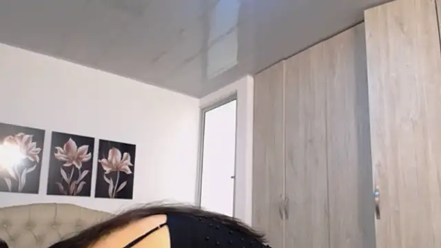 pinky f00x online show from March 15, 7:09 pm