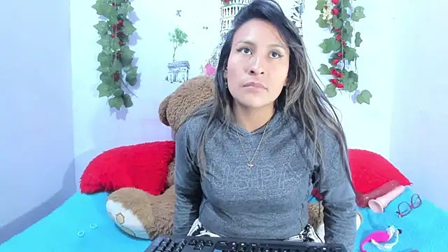 NataliaAndJulliam online show from December 23, 4:54 am