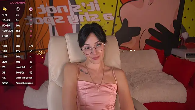 EviLune online show from December 14, 7:25 am