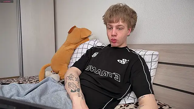 Snapshot of olivertasty chatting on April 24, 10:07 am olivertasty online show from April 24, 10:07 am
