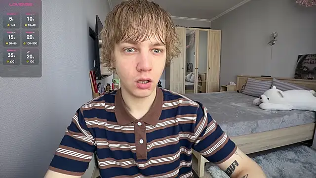 Snapshot of olivertasty chatting on July 19, 11:47 am olivertasty online show from July 19, 11:47 am