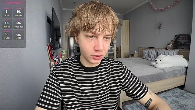 Snapshot of olivertasty chatting on July 23, 12:14 pm olivertasty online show from July 23, 12:14 pm