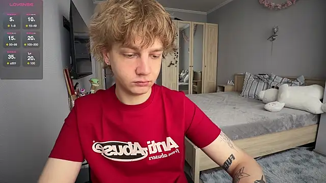 Snapshot of olivertasty chatting on July 27, 12:12 pm olivertasty online show from July 27, 12:12 pm