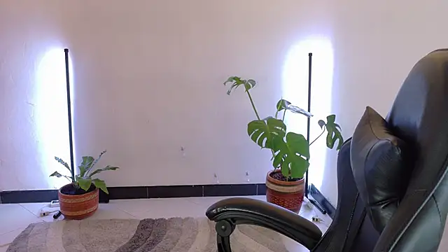 Sarasavage online show from March 31, 11:54 am