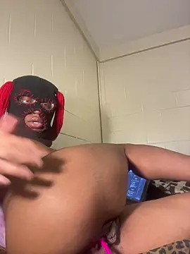 masked doll kashi online show from March 30, 2:40 pm