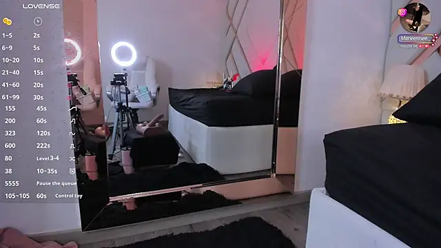 Snapshot of Mariee_rosee chatting on October 7, 12:19 am Mariee rosee online show from October 7, 12:19 am