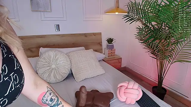 Mariee rosee online show from June 5, 4:19 am