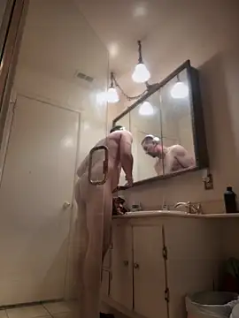 Snapshot of himNIGuys chatting on September 30, 7:02 am himNIGuys online show from September 30, 7:02 am