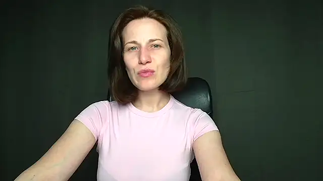 Snapshot of Kelly_Kisss chatting on April 26, 11:19 am Kelly Kisss online show from April 26, 11:19 am