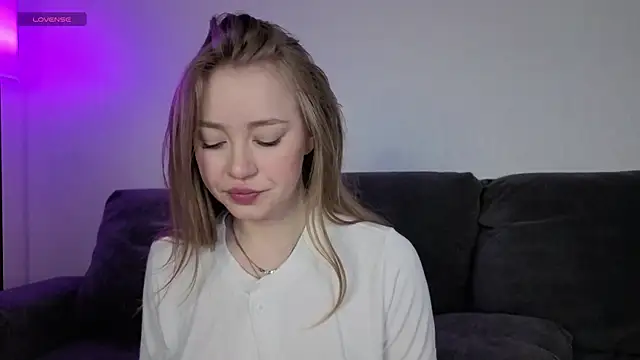 Snapshot of Anna_mileer chatting on April 7, 6:19 pm Anna mileer online show from April 7, 6:19 pm