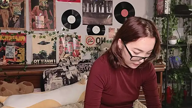 OdetteBiddy online show from November 9, 8:07 pm