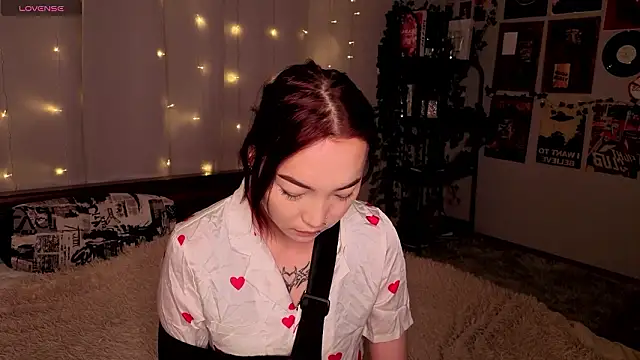 OdetteBiddy online show from February 3, 8:03 pm