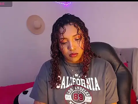 Snapshot of warisg__ chatting on November 6, 7:42 am warisg online show from November 6, 7:42 am