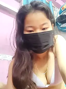 Snapshot of sia_143 chatting on July 7, 6:47 am sia 143 online show from July 7, 6:47 am