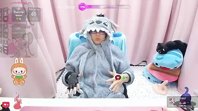 momoLoveLuna online show from March 18, 1:36 pm