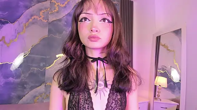 Snapshot of MaddieStark chatting on June 3, 1:25 pm MaddieStark online show from June 3, 1:25 pm