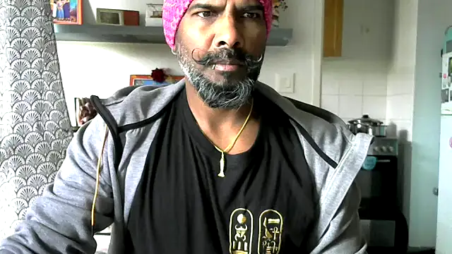 frenchblackc31 online show from May 14, 8:32 am