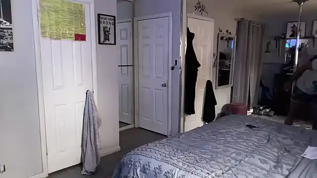 sexyred77713 online show from February 20, 9:15 pm