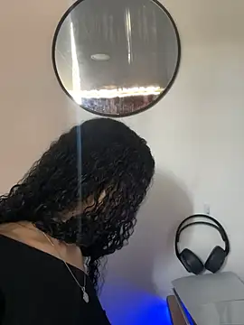 jadee8 online show from April 18, 6:01 pm