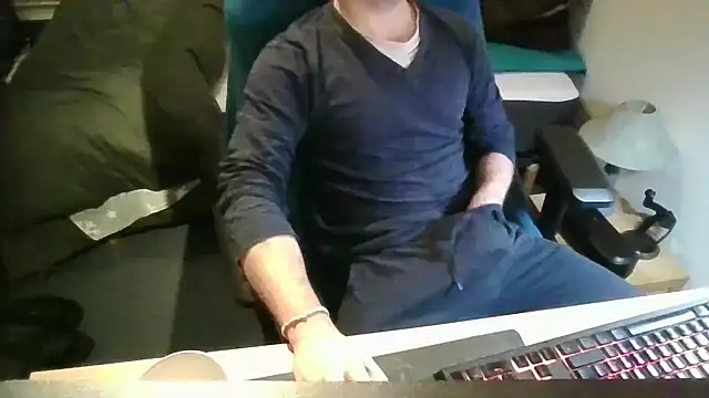 azdert210 online show from March 3, 1:56 am