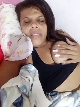 Snapshot of Esperanza_13 chatting on May 8, 1:33 am Esperanza 13 online show from May 8, 1:33 am