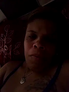 Snapshot of Esperanza_13 chatting on June 11, 2:11 am Esperanza 13 online show from June 11, 2:11 am