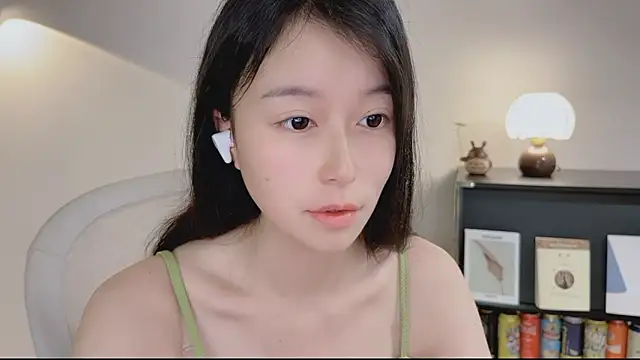 Onechestnut online show from April 22, 5:10 am