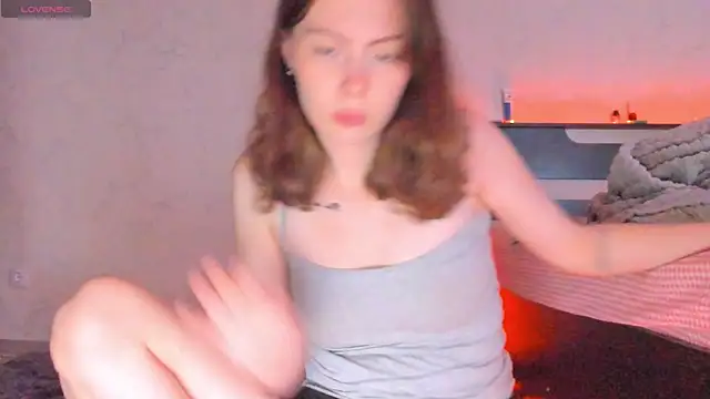 Snapshot of LolaMeddisson chatting on June 4, 8:37 pm LolaMeddisson online show from June 4, 8:37 pm